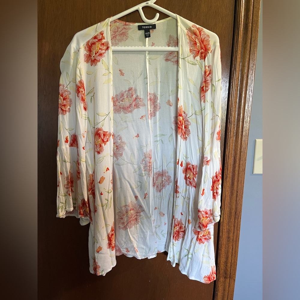 Torrid White Floral Kimono Size 00/0